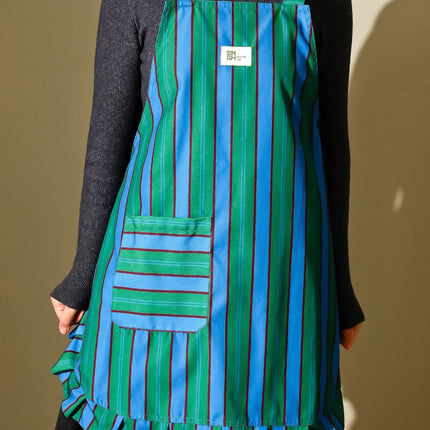 vertical striped apron, lace apron, apron with pocket, H-shaped apron, adjustable waist apron, kitchen apron, barbecue apron, gardening apron, Australian home apron - light blue - Size M