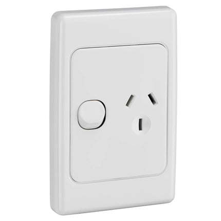 Clipsal Power Point 10A Single 2000 Series Vertical White | 2015V-WE