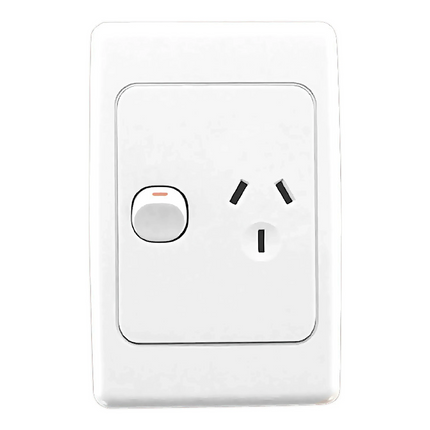 Clipsal Power Point 10A Single 2000 Series Vertical White | 2015V-WE