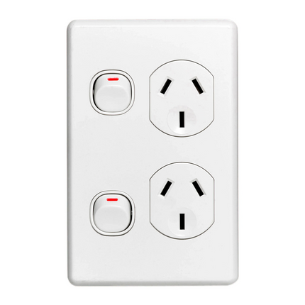 Clipsal Power Point 10A Double C2000 Series Vertical White | C2025V-WE
