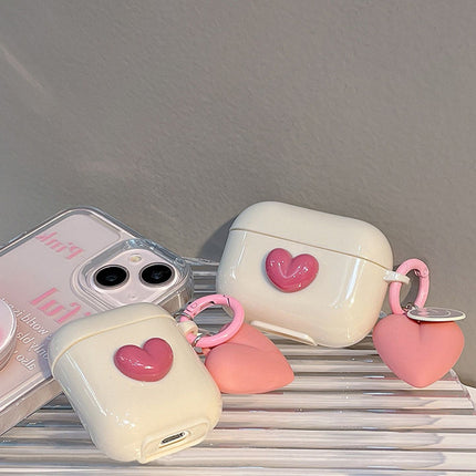 Beige shell + smiling heart pendant AirPods 4