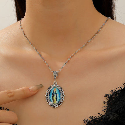 Delicate Oval Cabochon Glass Alloy Pendant Necklace