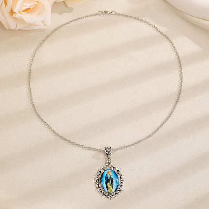 Delicate Oval Cabochon Glass Alloy Pendant Necklace