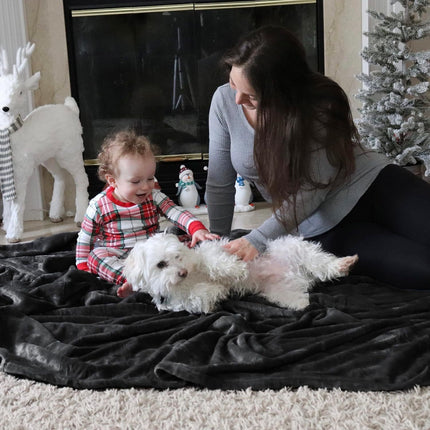 Luxuriously Soft Flannel Fleece Throw Blanket, Thick Warm Plush Rug For Bedroom & Sofa, Pink, 200X230cm, Size XXL, Large Size Family Cover