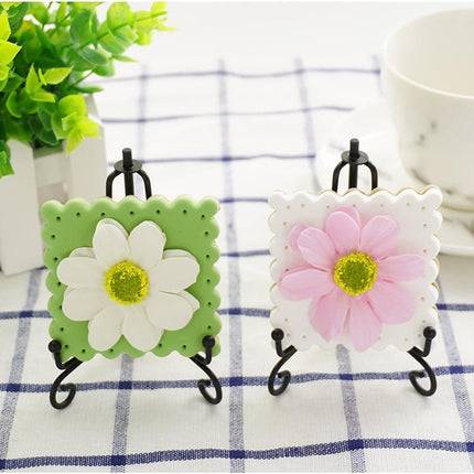 3.5 Inch Black Mini Iron Stand Cookie Holder Display Stand Place Card Holder Display Easels at Weddings, Birthday Party (4 pack)
