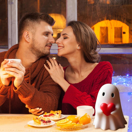 Ghost Figurine Ghost Decor, Spooky Resin Middle Finger Statue, Cute Decoration for Gift Props Tabletop Home Decor Best Gifts for Anniversary Weddings New Year