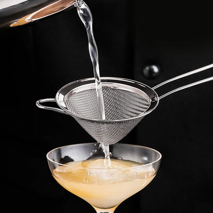 2 Pack Stainless Steel 18/8 Small ood Strainer, ine Mesh Sieve with Long Handle, Cocktail Strainer or Cocktails, Tea Herbs, Coee & Drinks, Rust Proo & Great as Tea Strainer, 3.5inch