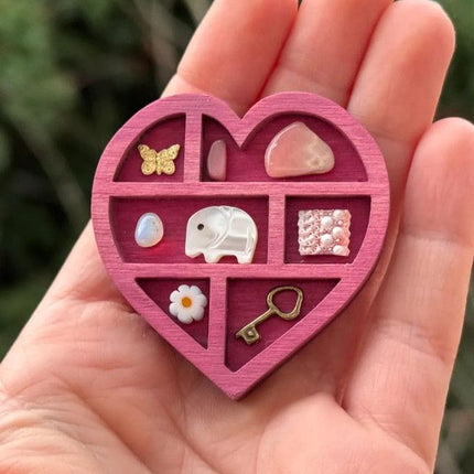 Wooden display stand for mini curiosities,Heart shape