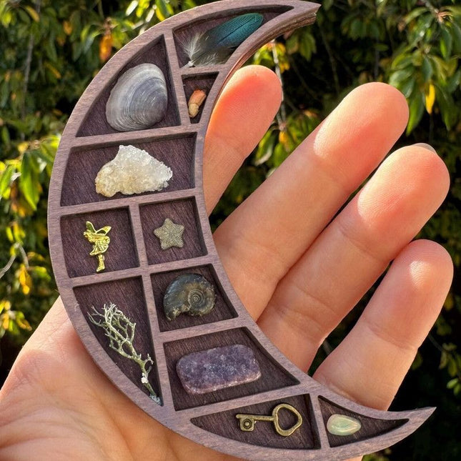 Wooden display stand for mini curiosities Moon V1265-YY-55
