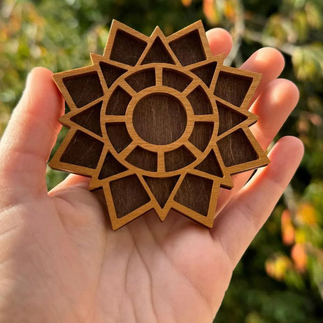 Wooden display stand for mini curiosities Mandala – product detail