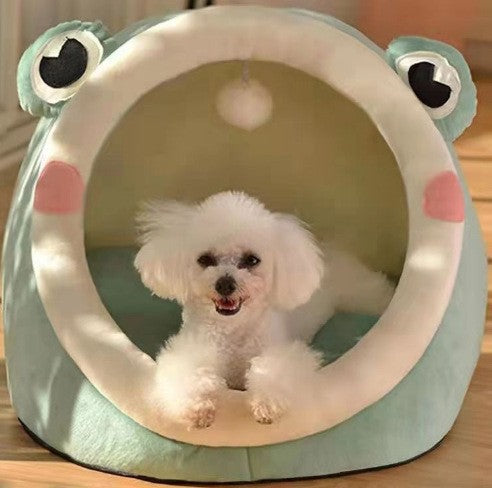 Green Frog Half-Enclosed Cat Bed