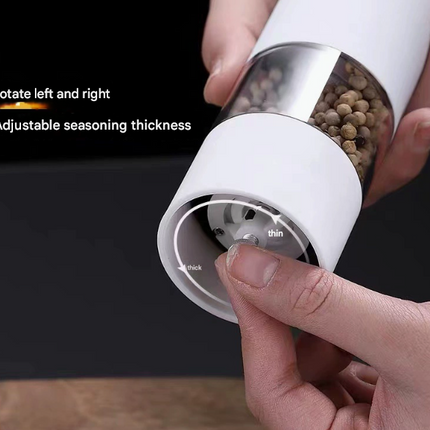 Black Elegant Electric Salt and Pepper Grinder - Modern and Compact for Effortless Seasoning