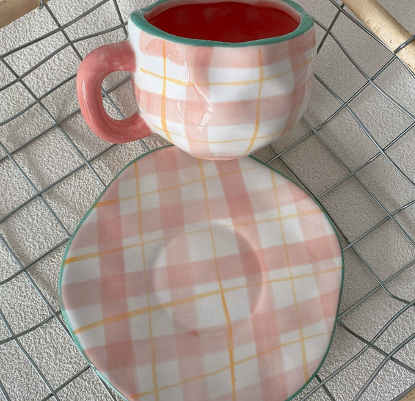 White Background Little Heart 300ML Underglaze Hand-Pinched Cup and Saucer Set – product detail