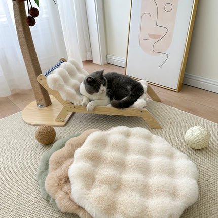 Beige Plush Round Cat Mat - Soft Faux Fur Sleeping Pad (40cm Diameter)