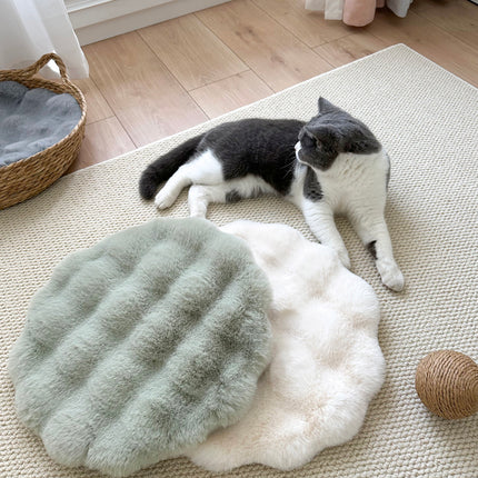 Matcha color Plush Round Cat Mat - Soft Faux Fur Sleeping Pad (40cm Diameter)