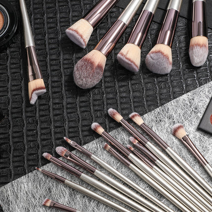 Pink 18-Piece Makeup Brush Set - Professional Synthetic Fiber Brushes with Wooden Handles for Flawless Beauty