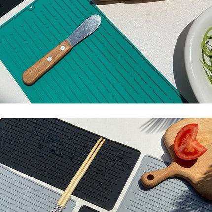 30*14.5CM Black Silicone Draining Mat 4-Pack - Heat-Resistant Non-Slip Kitchen and Bathroom Pad for Cups and Utensils