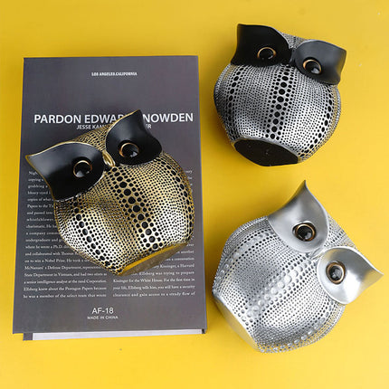 Black silver resin owl statue - modern perforated design for living room TV cabinet and entryway decoration