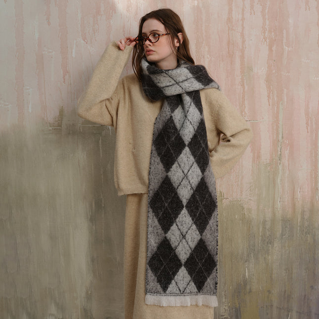 (Black Plus Grey)Two-Tone Argyle Pattern Scarf