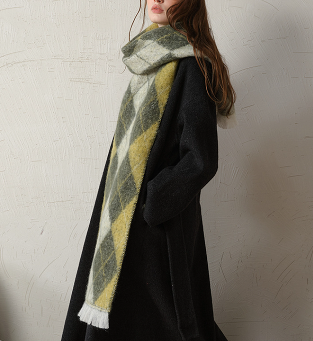 (Yellow Plus Green)Two-Tone Argyle Pattern Scarf – product detail
