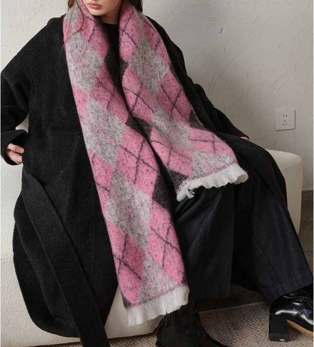 (Black Plus Pink)Two-Tone Argyle Pattern Scarf