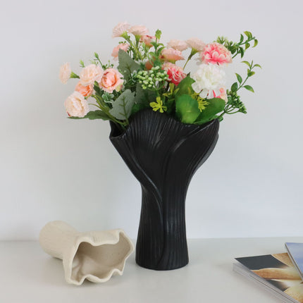 Beige Elegant Off-White Ceramic Vase – design and finish