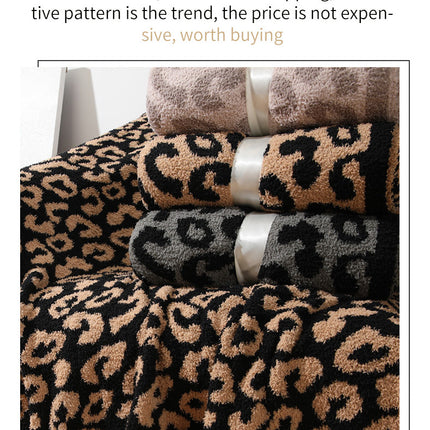 Beige Luxurious Leopard Print Knit Throw Blanket - Ultra-Soft Jacquard Plush for Sofa, Bed & Cozy Comfort (130x150cm)