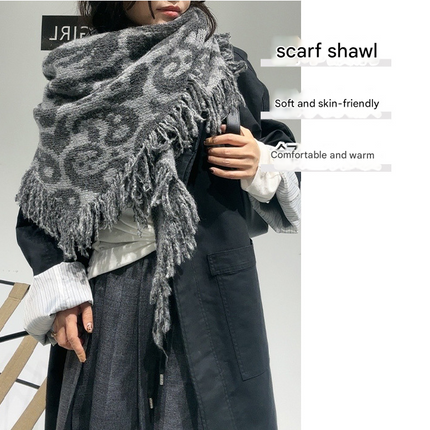 Black-white Luxurious Fringe Wool and Lambswool Scarf for Women – product detail
