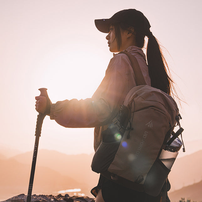 Pink-white 20L Lightweight Hiking Backpack for Camping Travel and Commuting – product detail