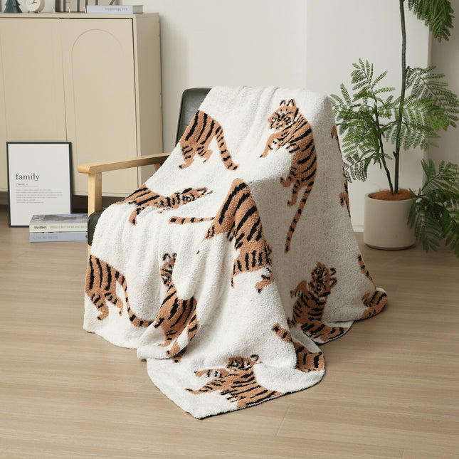 Tiger Pattern Knitted Sofa Blanket with Plush Side 130 x 160 cm 950g Ideal for Napping and Office Use