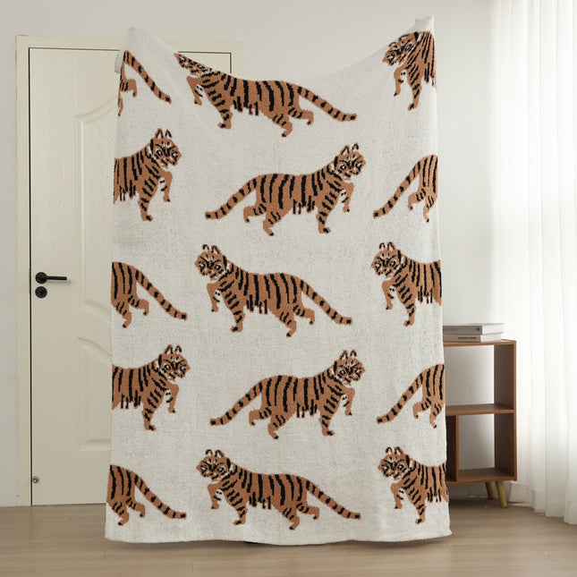 Tiger Pattern Knitted Sofa Blanket with Plush Side 130 x 160 cm 950g Ideal for Napping and Office Use – product detail