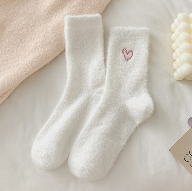 2-Piece White Women's Ultra-Soft Fuzzy Socks