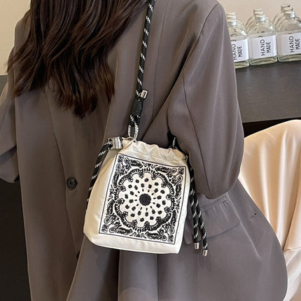 Chic Drawstring Bucket Bag with Intricate Print - Adjustable Rope Strap, Lightweight Fabric(Khaki)