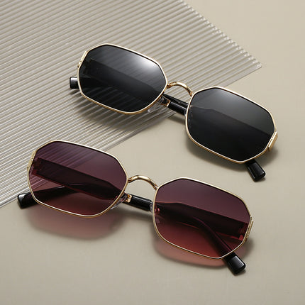 Gold Frame and Brown Lenses Modern Retro Geometric Sunglasses – hardware detail