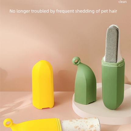 Green Multifunctional Banana-Shaped Lint Remover – Portable Sticky Hair Cleaner with 6 Replaceable Rolls