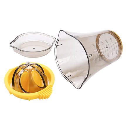 Manual Citrus Juicer & Hand Squeezer - 600ml Measuring Cup with Dual Reamer for Lemons & Oranges - Non-Slip Portable Fruit Press for Kitchen & Camping
