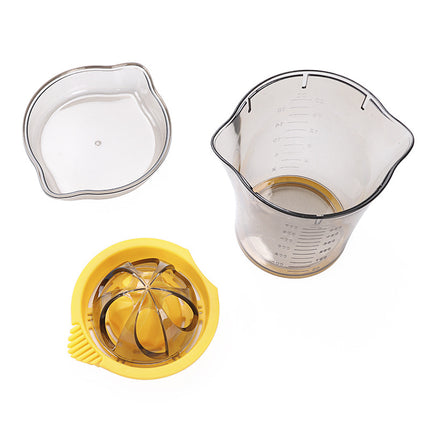 Manual Citrus Juicer & Hand Squeezer - 600ml Measuring Cup with Dual Reamer for Lemons & Oranges - Non-Slip Portable Fruit Press for Kitchen & Camping