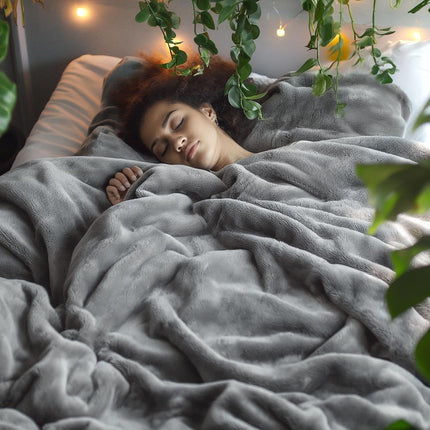 Grey Ultra-Soft Coral Fleece Blanket – Lightweight Summer Throw for Office Naps, Air Conditioning, and Cozy Home Use(180*200cm)