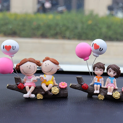 Couple reading under a tree Cute Couple Car Ornament for Dashboard – Romantic Interior Decoration for Vehicles