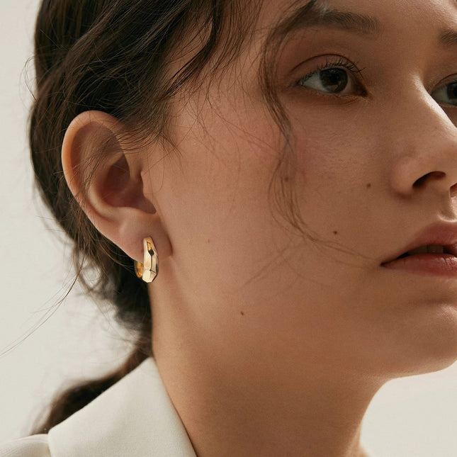 9 Pairs Geometric C-Shaped Non-Pierced Ear Clips Minimalist Hollow Electroplated Alloy Ear Cuffs Painless – product detail