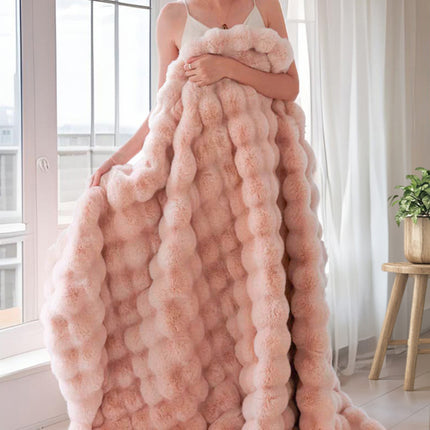 2-Pack Pink Luxury Tuscany Fleece Rabbit Fur Bubble Blanket (45 x 45 CM) – design and finish
