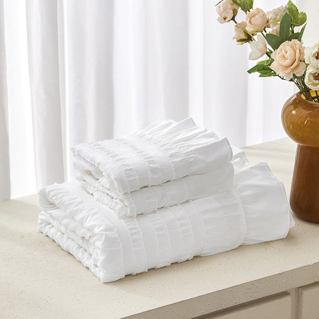 White Elegant Ruffle Seersucker Duvet Cover with 2PCS Pillow Shams – product detail