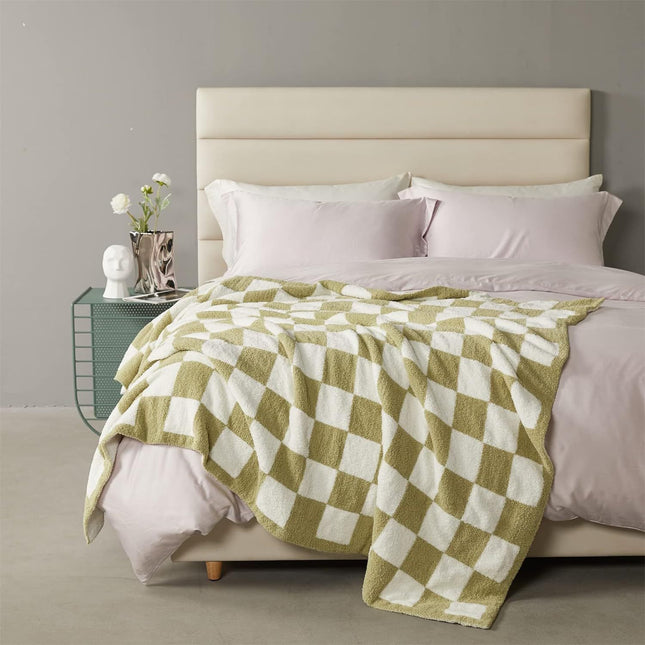 Black and White Premium Knitted Checkerboard Throw Blanket(130 x 150 CM) – product detail