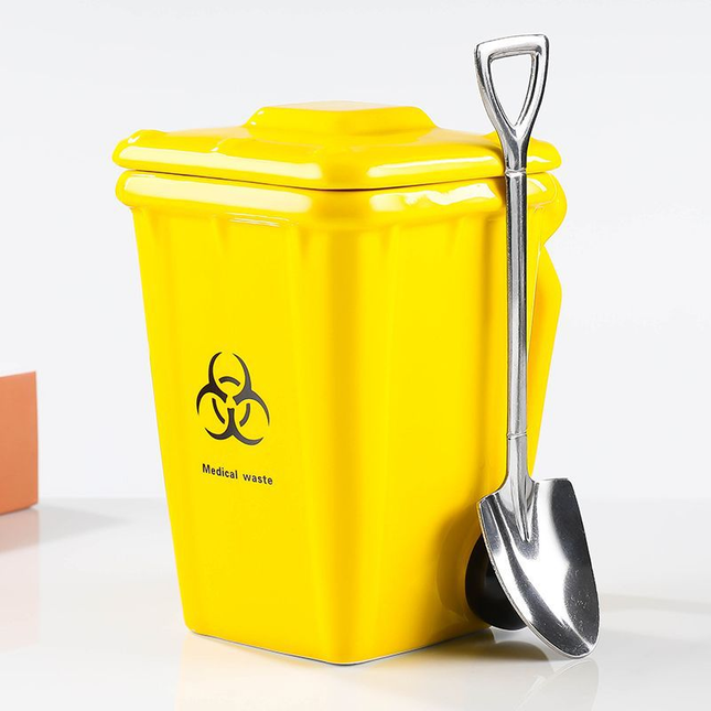 Yellow Creative Trash Can Ceramic Mug with Shovel V888-ELOSUNG50280
