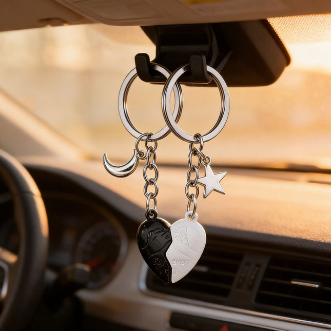 Black & White Magnetic Matching Split Heart Zinc Alloy Keychain Set for Couples Detachable Love – product detail