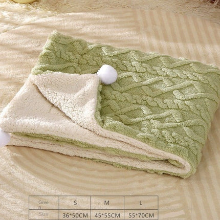 2-piece L size Green Pet Winter Comfort Bundle – 70*55cm Plush Pet Blanket and 60*40cm Thickened Pet Sleeping Bed Set for Dogs and Cats, Double-Sided Warm Blanket with Soft Plush Bed Cushion