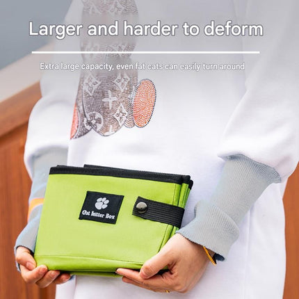 Travel Friendly Pet Toilet Kit - Green Portable Cat Litter Box and White Scoop Set - Foldable Oxford Fabric Tray with Waterproof Liner, PP Fine Mesh Scoop for Tofu and Clumping Litter,Suitable for travel and outdoor use