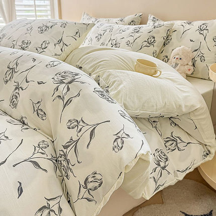 Rose Print Bedding Set - 3 Piece Set - Quilt Cover 200 x 229 cm with 2 Pillowcases 51 x 66 cm - White and Black Floral