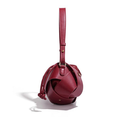 Handwoven PU Leather Drawstring Shoulder Crossbody Bag, Large Capacity Stylish Commuter Handbag with Structured Shape & Alloy Deco, Brown 29x10x15.5cm