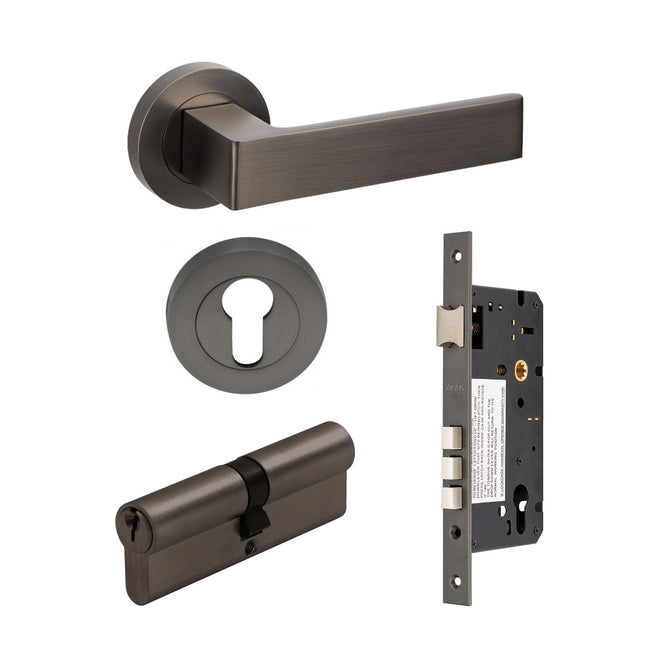 Boston Door Lever Handle on Round Rose Entrance Set 70mm (Key/Key) Graphite Nickel 10084.3.GN Zanda | Decorus Hardware
